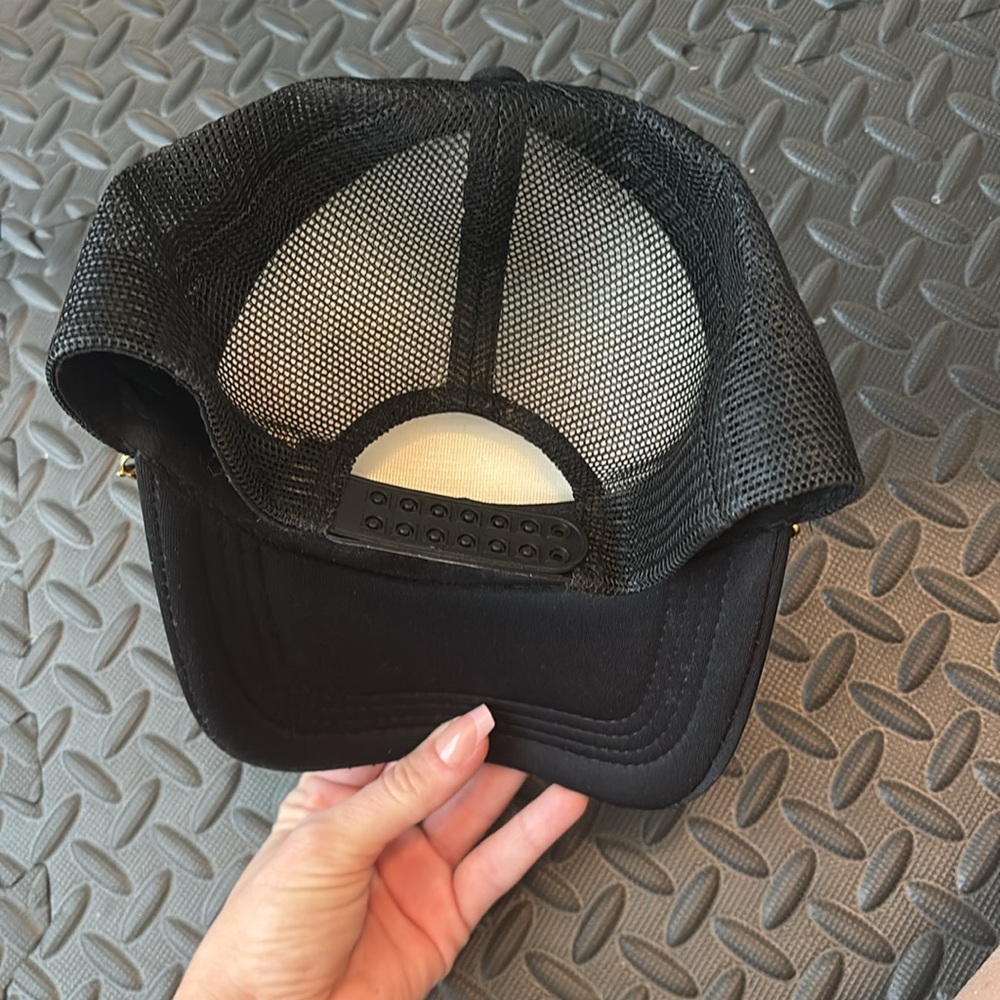 Trucker hat - Picture 2 of 2